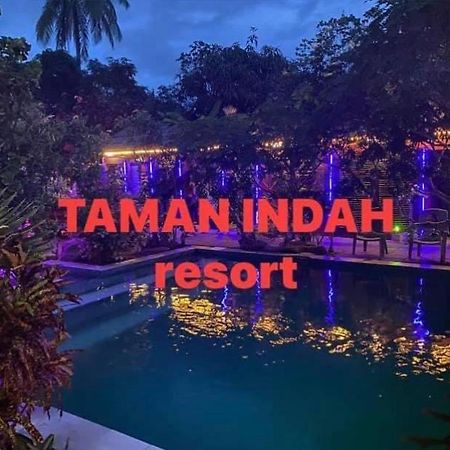 Taman Indah Resort Tamanredjo エクステリア 写真