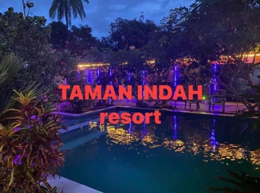 Taman Indah Resort Tamanredjo エクステリア 写真