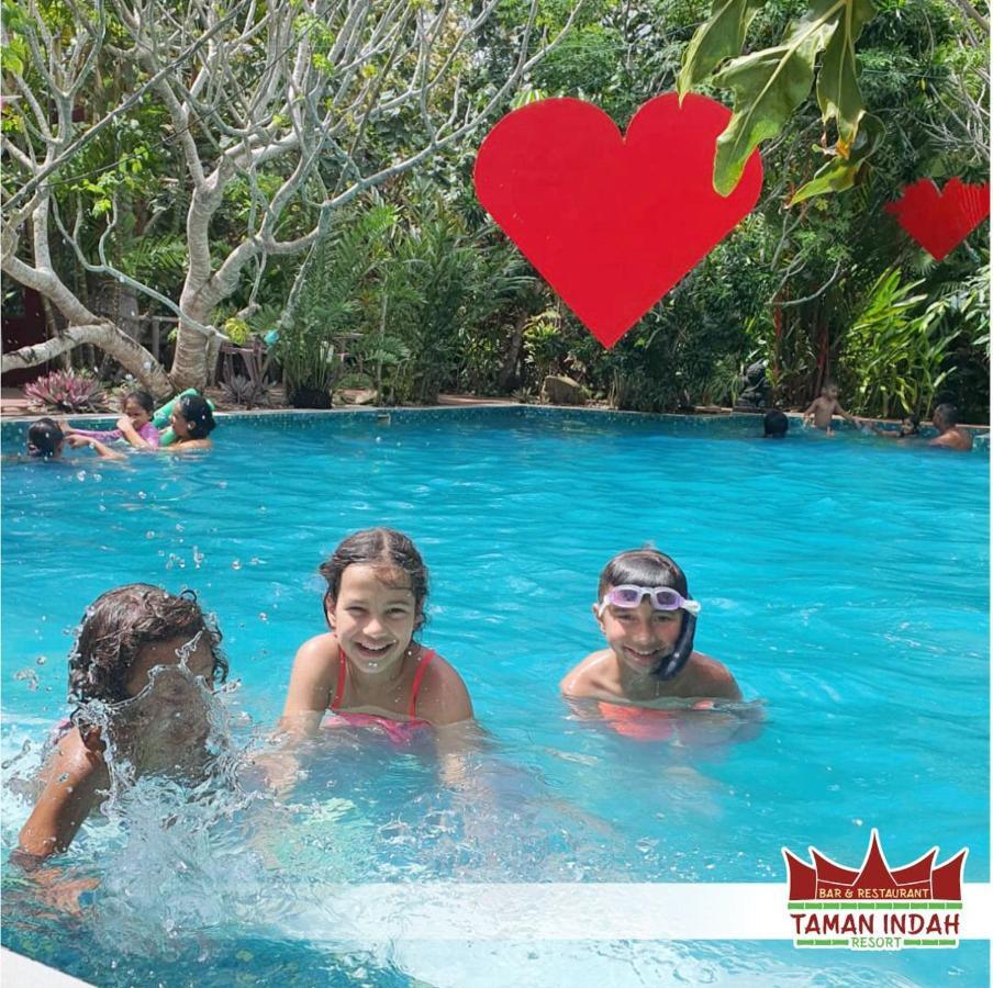 Taman Indah Resort Tamanredjo エクステリア 写真