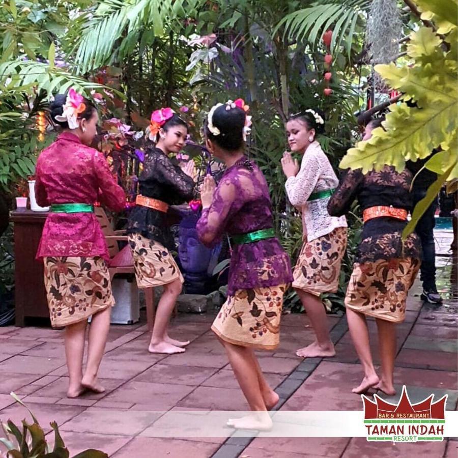 Taman Indah Resort Tamanredjo エクステリア 写真