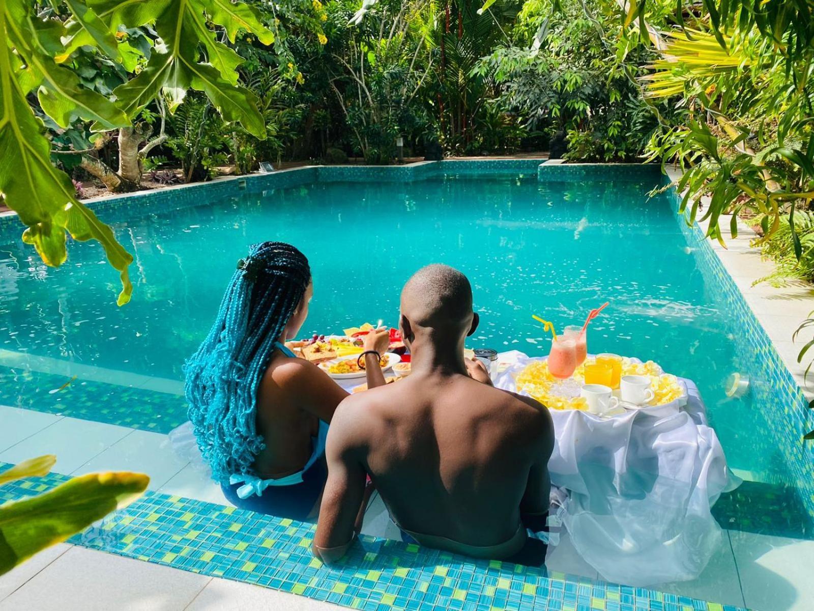 Taman Indah Resort Tamanredjo エクステリア 写真