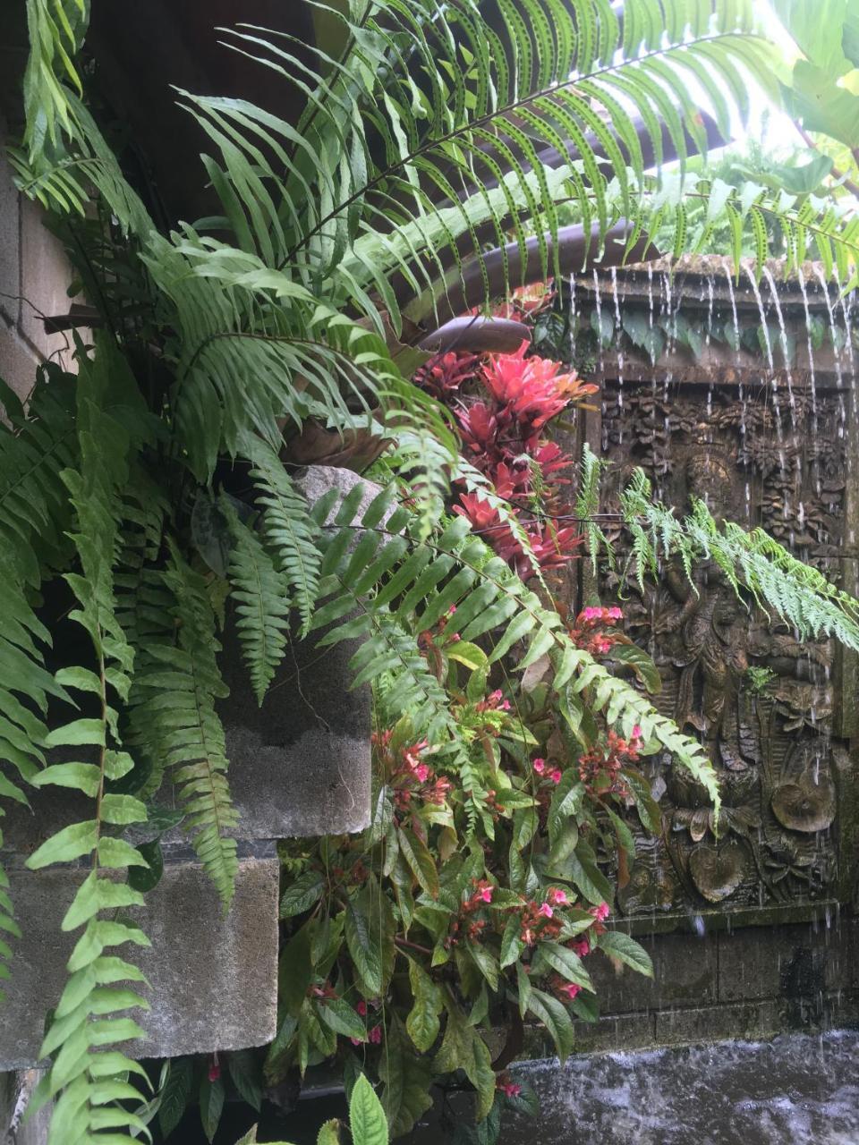 Taman Indah Resort Tamanredjo エクステリア 写真